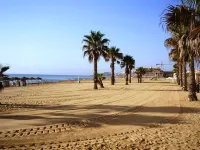 Townhouse with pool 3 'from the beach. Hotels in La Mata