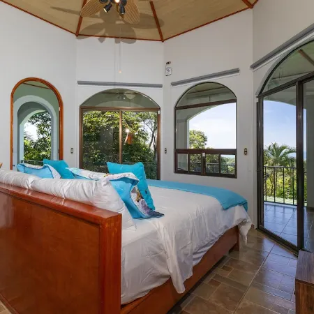 Newly Listed Marvelous Jungle Oasis with Ocean Views Отели в г. Савегре