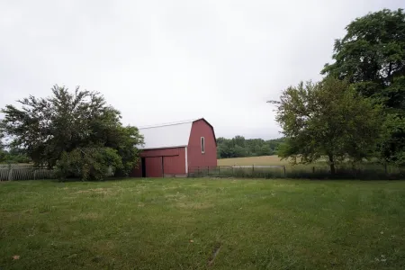 Modern Retreat on Six Acres - Sleeps 13