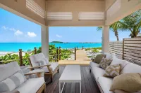 Ciesta Sands- Beachfront Luxury, Top Beach, 4 Bedrooms w Private Bath, Pool Hotel a Moore Hill