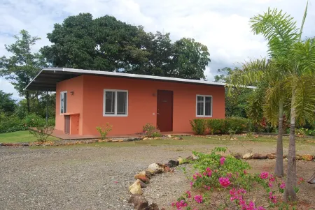 Comfortable, modern  house with breathtaking sea view, close to pristine beaches Отели в г. Мариато