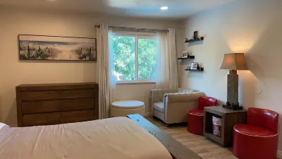 Master Bedroom Oasis in Claremont Pool House, Near 5 Colleges Hotel dekat Harvey Mudd College