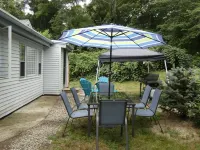 Cape Cod Cottage, Short Walk to Wequaquet Lake Private Beach and Cranberry Bogs