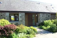 Thairn cottage ideal for 2, rural, 3 miles from Kelso. Wood stove All on 1 level