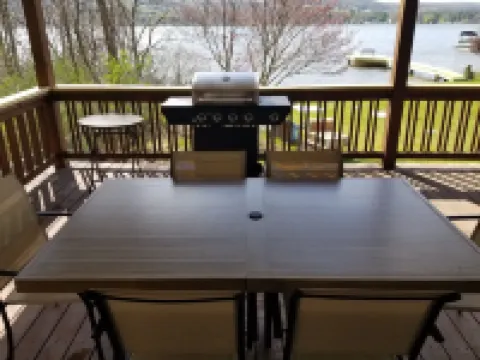 Book for summer fun at Eagles Cove on Lamoka !! Lake steps away