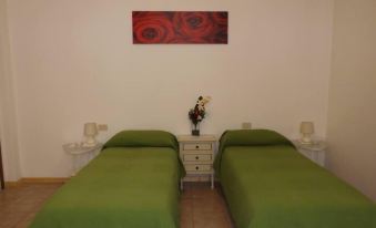 APARTMENT quot OF FLOWERS quot NEAR TO - 0226l12000llxkihpC480 R 339 206 R5 D