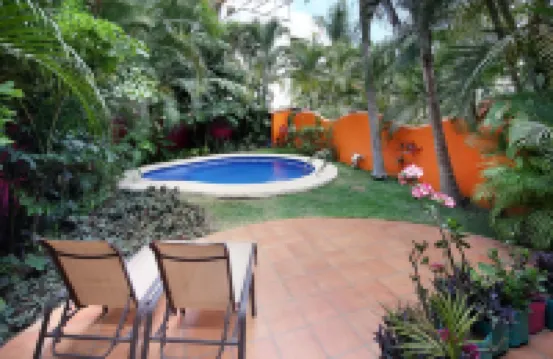 Casa Tortuga 2BR/1BA apt., private pool, patio&garden, parking.