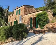 Charming stone farmhouse 1.5 km from the sea