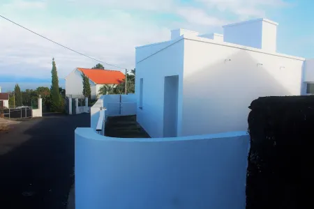 Very well equipped apartment in the center of São Roque do Pico Отели в г. Sao Roque do Pico