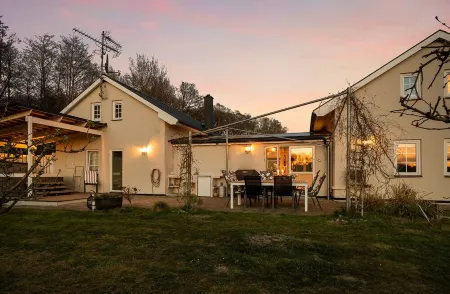 Luxury house, 150 metres from beach, with billiards and football Отели в г. Borrby