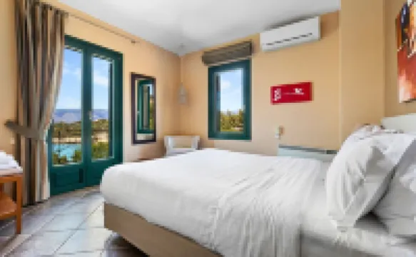 Luxury Beachfront Villa Aria - Pool, Tennis, Sunset Views & Seaside Adventures!!