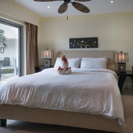 Magnificent Luxury True Beachfront Condo Unbeatable Commodities  - 3 Br / 3.5 B