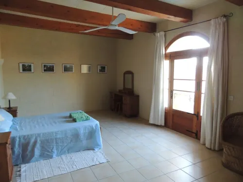 Beautifully Restored Farmhouse With Private Pool