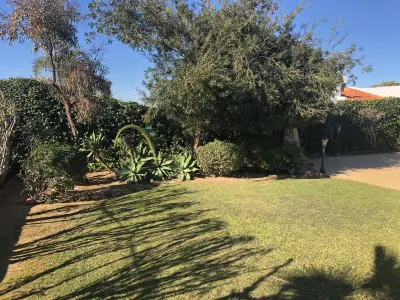 3 bed Villa with Private Pool and Gardens- sleeps 6/8. 5min stroll to village. Hotel in zona Praia da Balaia