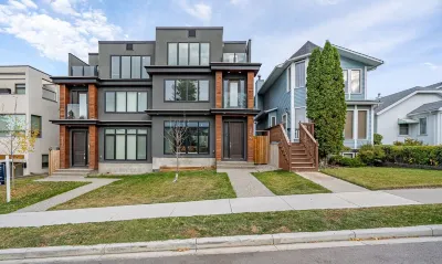 Luxury Home in Quiet Neighborhood near Downtown with Fast Wi-F & 3 Workspaces Hotels in Southwest Calgary