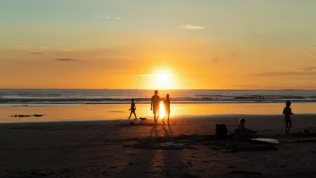 Amazing 3Br/3.5 BA Condo, 200m from Playa Grande, Shared Pool, Private Parking