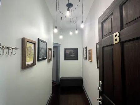 Park View apartment on Mass St downtown Lawrence Отели в г. Дуглас