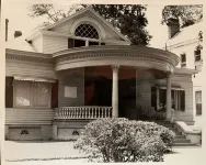 Historic "Battle House" Apartment - Uptown Columbus