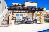 Amazing Views, Gated Community and Private Pool!