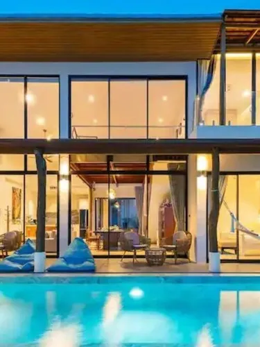 รูปภาพของBeachfront Villa InduBlue .5 En-Suite AC bedrooms .Housekeeper Inc. Private Pool