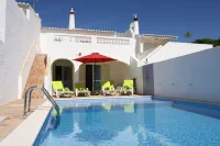 Super family villa has Wi Fi, private pool, walk to village & beach! - プライペートプール