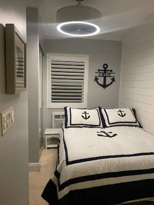 Relax your stress away at this Island Retreat Marco Island Water Sports 주변 호텔