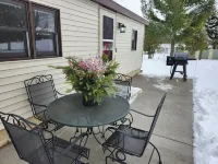 Cozy 1-bedroom cottage on a horse farm 15 minutes from Traverse City