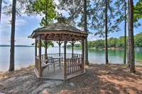 Condo on Lake Keowee w/ Resort Amenities & Pool! - balcony