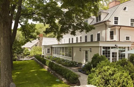 Bedford Post Inn Отели в г. Риджфилд