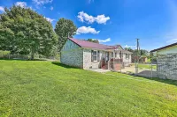 Family-Friendly Sanctuary BBQ, Patio and Yard - 3-Star