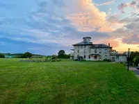 Stone House Inn Hotels in Little Compton