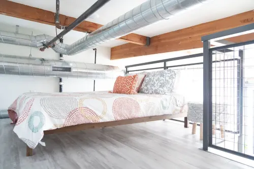 BRIGHT + MODERN OC LOFT GETAWAY!