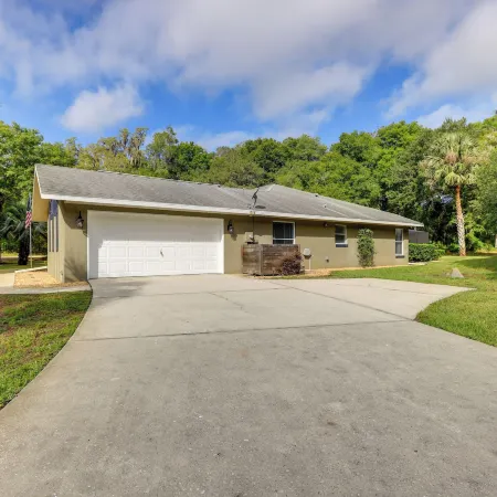 3 Mi to Dunnellon Historic District: Home w/ Lanai