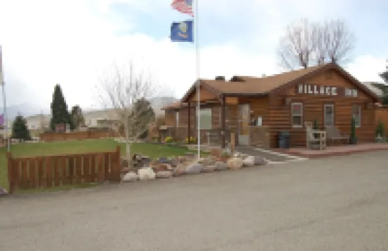 The Village Inn Motel and Restaurant Hotel di 