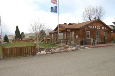 The Village Inn Motel and Restaurant Hotel a 
