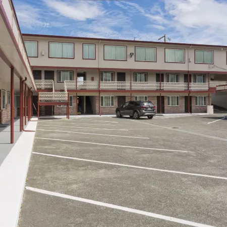 Flagstone Motel