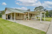 2 Mi to Nicholls State University: Home w/ Yard Hotels in Thibodaux