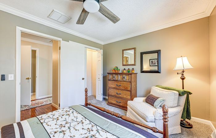 Lakefront Cabin Retreat w/ Dock in Robbinsville!