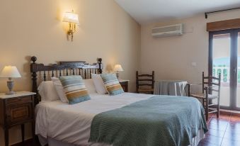 Hospedium Hotel Val de Pinares