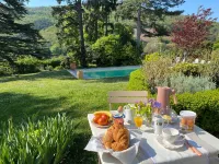 Chateau des Janroux Hotels in Julienas