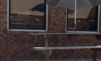 Sandpiper Motel