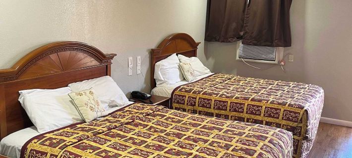 Ladybird Inn Hotels in Blanco County