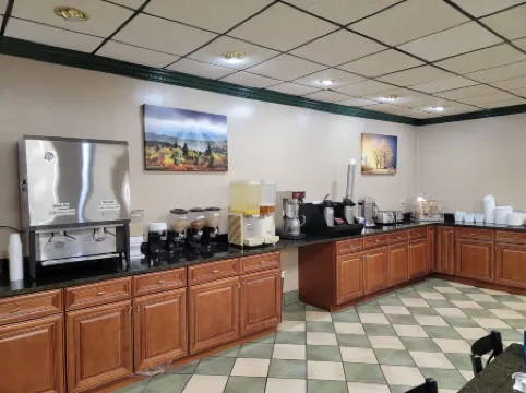 Downtown Inn Отели рядом с достопримечательностью «Гроввуд Виллидж»