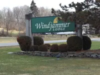 Windjammer Lodge Hotels in Oswegatchie
