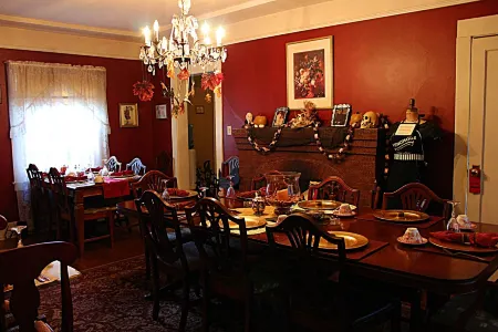 Glen Morey Country House B & B Inn Отели рядом с достопримечательностью «Эль-Дорадо Фэр & Эвент Сентер»