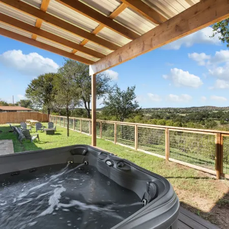 Guadalupe Bluff Farmhouse 3 Bedroom Home by Redawning