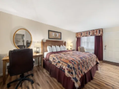 Jonathan Creek Inn and Villas Hotels in Maggie Valley