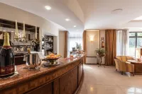 Hotel Michelangelo Hotels in Magreta