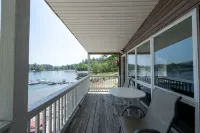 Depe Dene Lakeside Resort - Mountain view