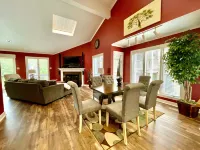 80Bpd, Four Bedroom, Two 1 2 Bath Log-Sided Condo with Lake View , Garage Condo Hotels in Mount Ida